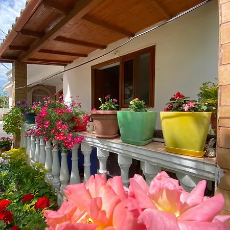 Kristel بيت ضيافة فلورا