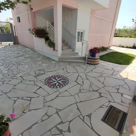 Kristel بيت ضيافة *